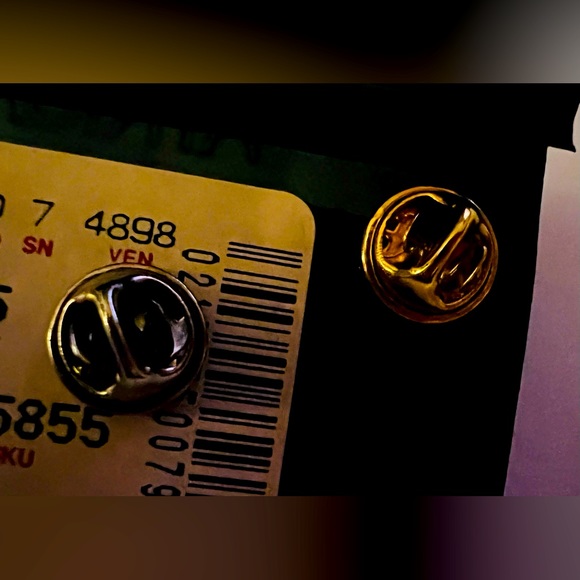 Pins Set - Picture 4 of 4